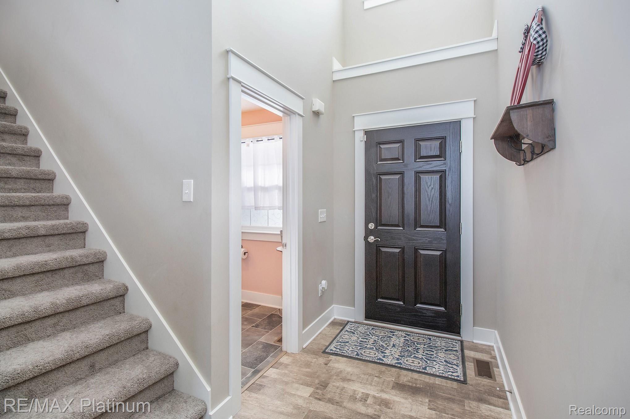 2501 Gilbert Road Lansing, MI 48911 - Photo 9 of 38 02.jpg