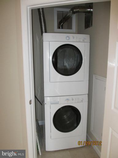 2801 Sheraton Street Silver Spring, MD 20906 - Photo 3 of 15 a utility room with dryer and washer