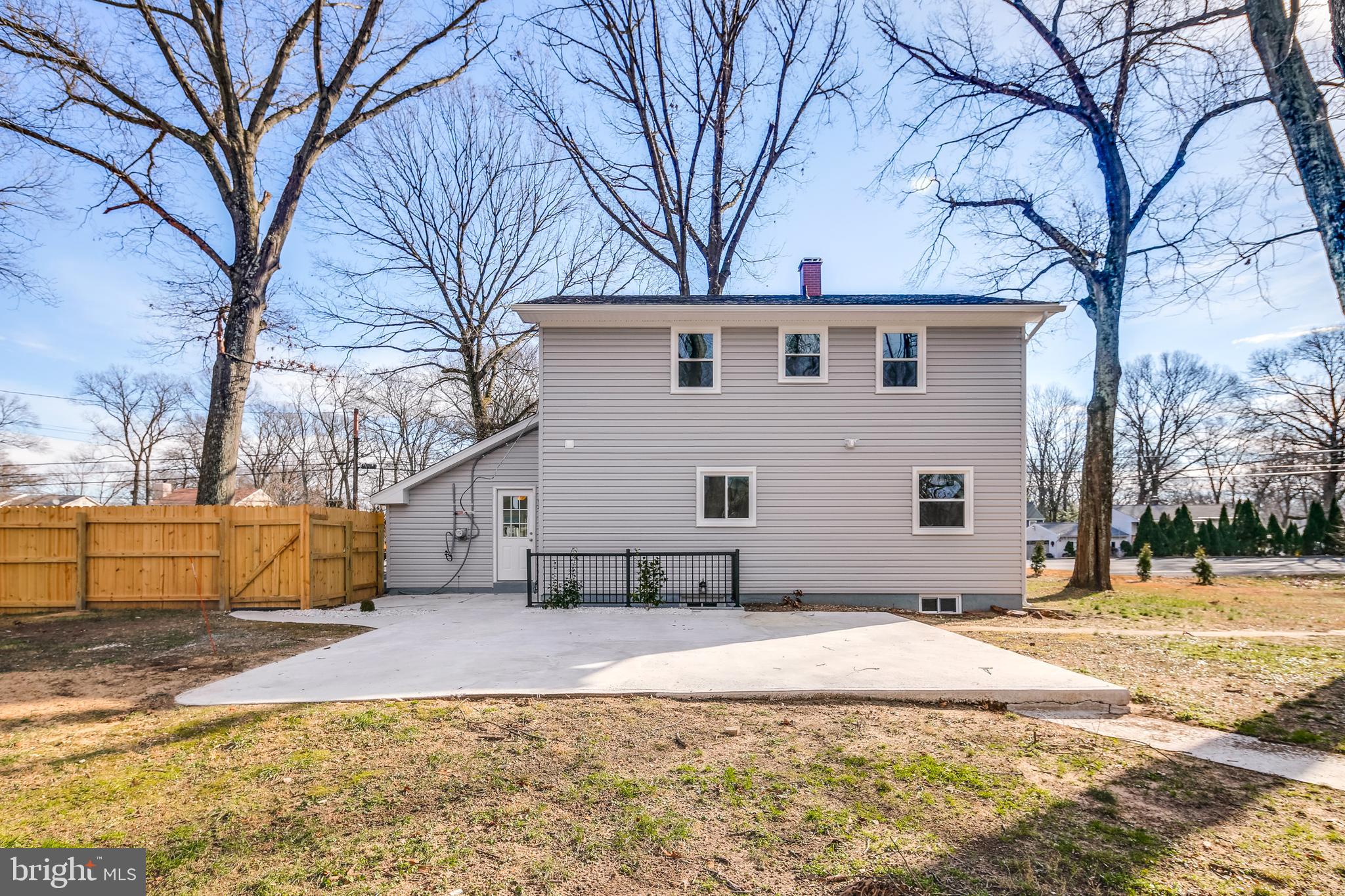 252 Magothy Bridge Road Pasadena, MD 21122 - Photo 5 of 32