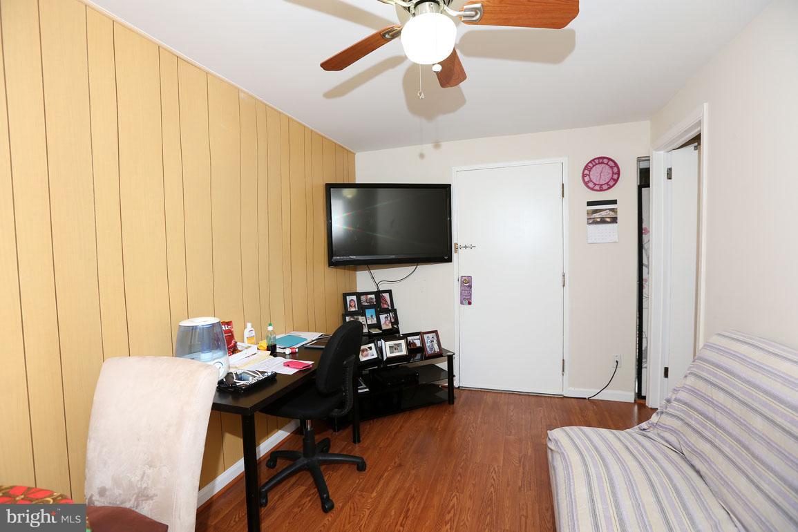 9640 Horizon Run Road, Unit 18C Gaithersburg, MD 20886 - Photo 12 of 14 Family Room