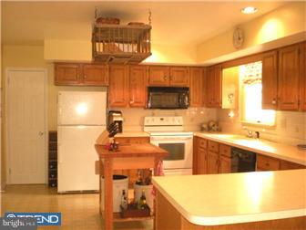 1119 Warren Road West Chester, PA 19382 - Photo 4 of 12 Kitchen