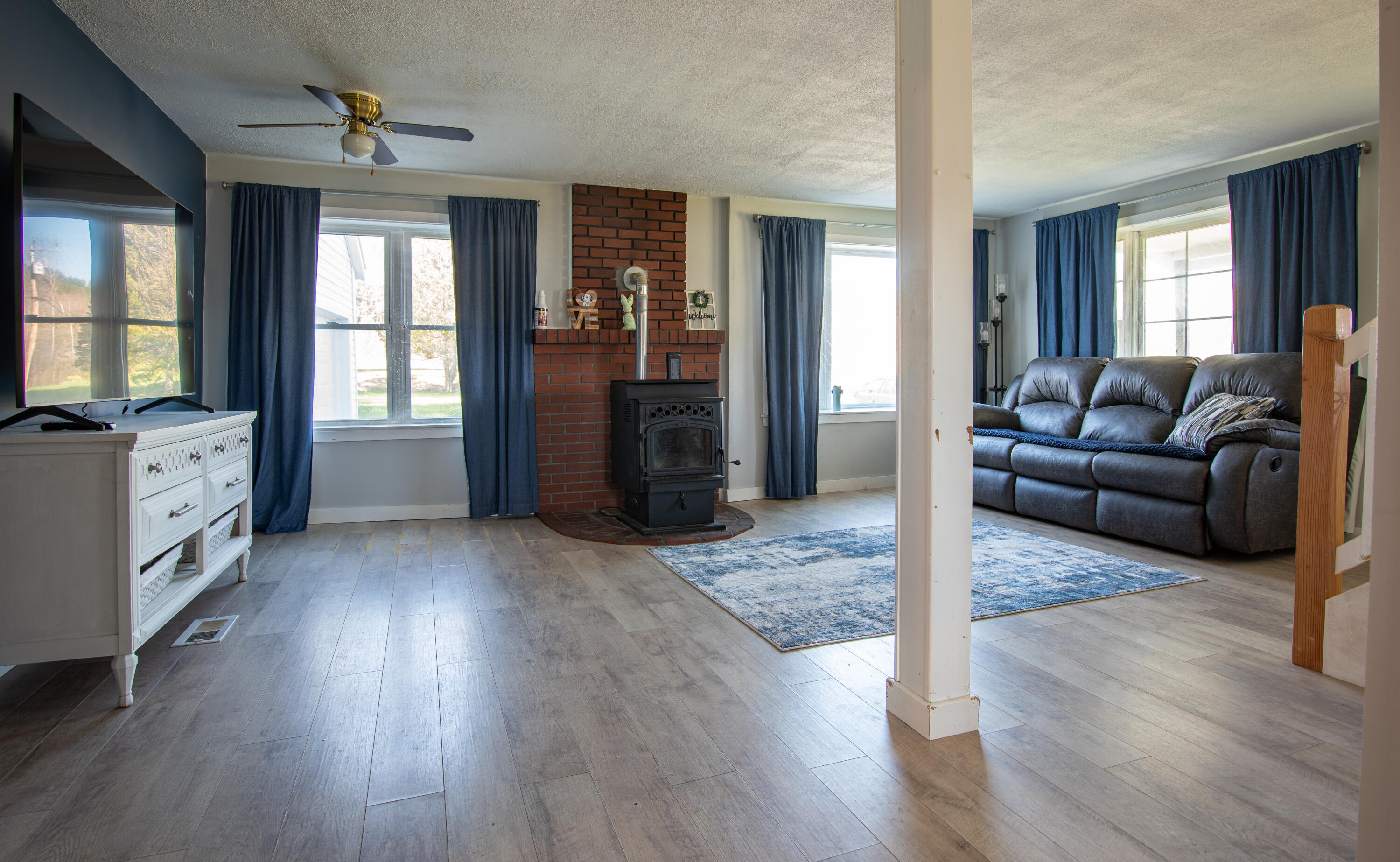 449 Aroostook Road Fort Kent, ME 04743 - Photo 11 of 33 Living Room