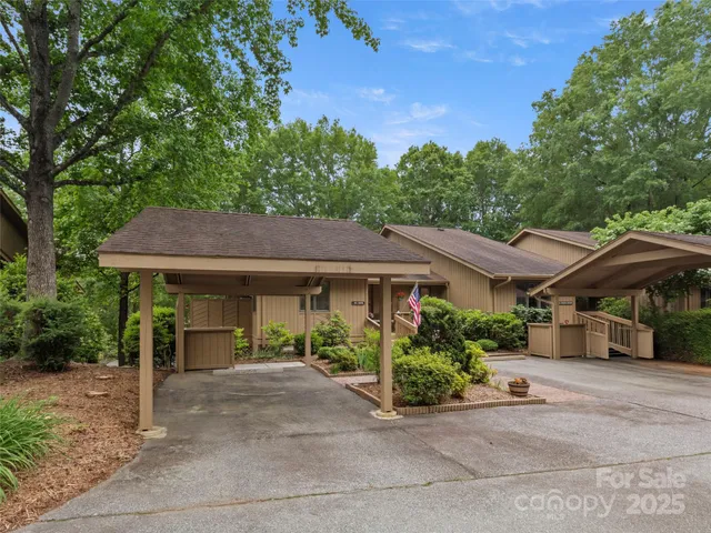 $350,000 | 502 Spanish Oak Lane, Hendersonville, NC 28791