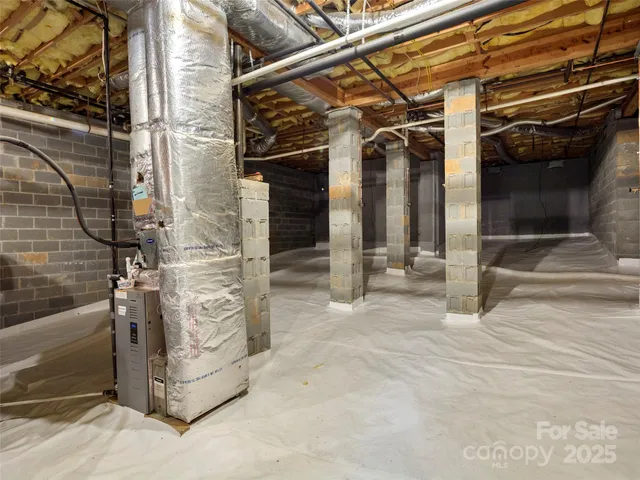 $350,000 | 502 Spanish Oak Lane, Hendersonville, NC 28791