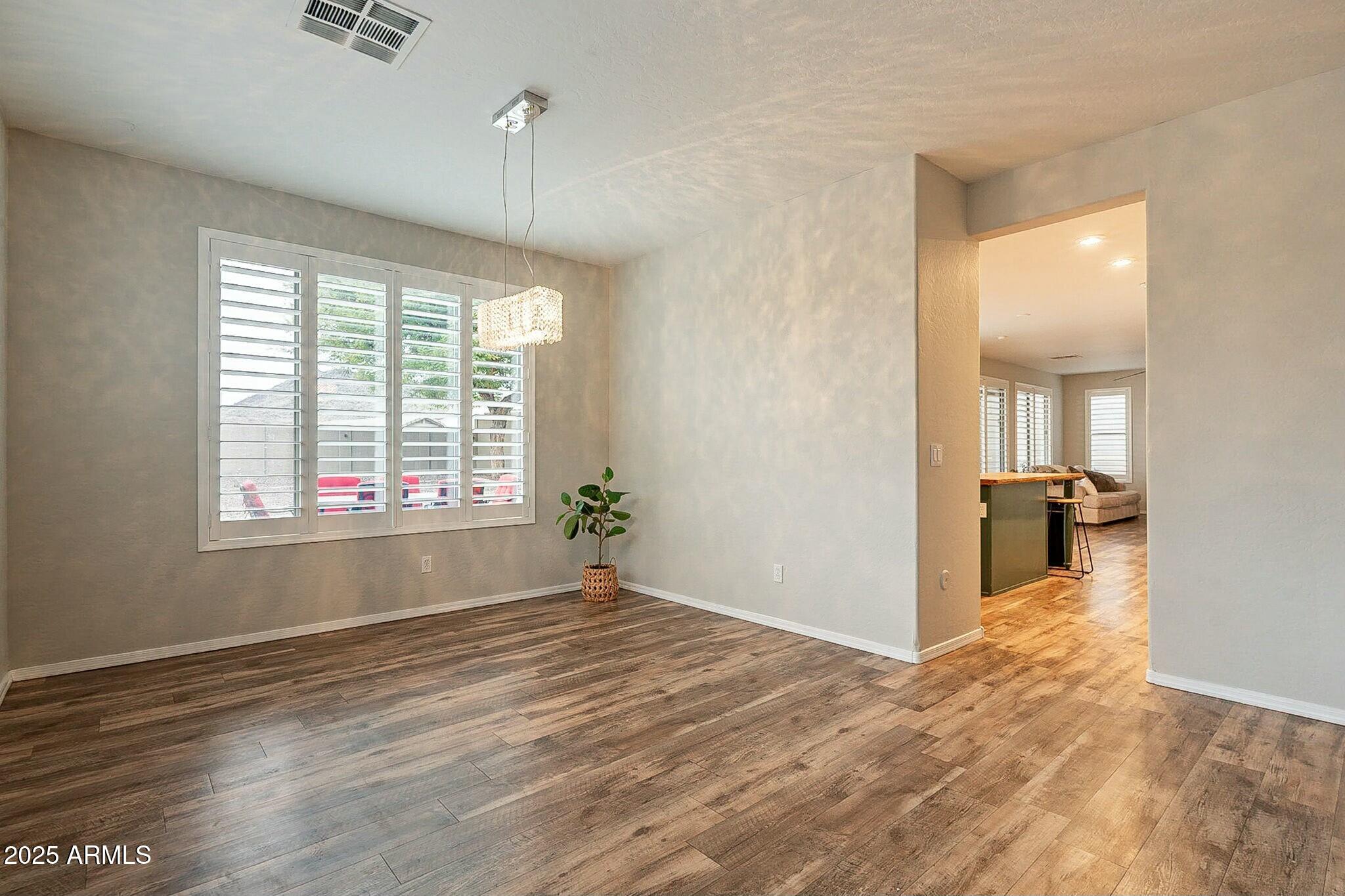 25622 North Singbush Loop Phoenix, AZ 85083 - Photo 13 of 31 tempImagetBxc3C