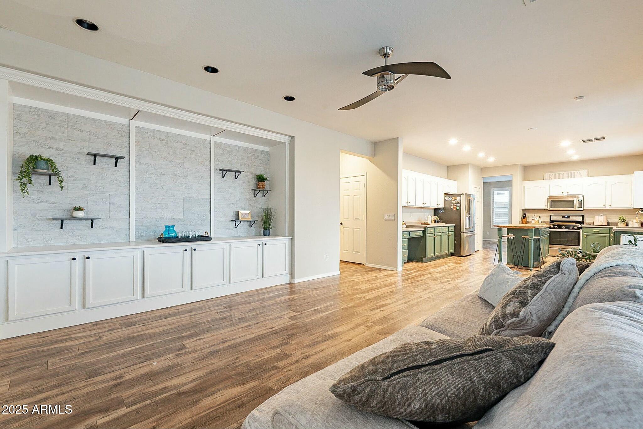 25622 North Singbush Loop Phoenix, AZ 85083 - Photo 17 of 31 tempImageTmCWAk