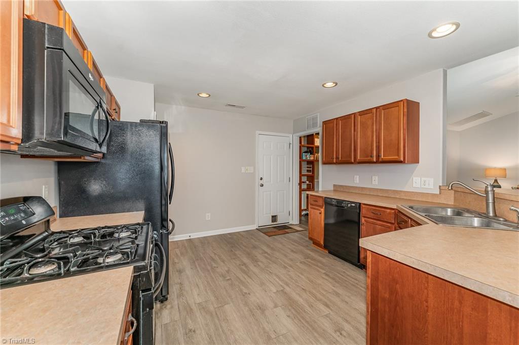 3823 Ranier Court Walkertown, NC 27051 - Photo 11 of 32 Gallery Image 11