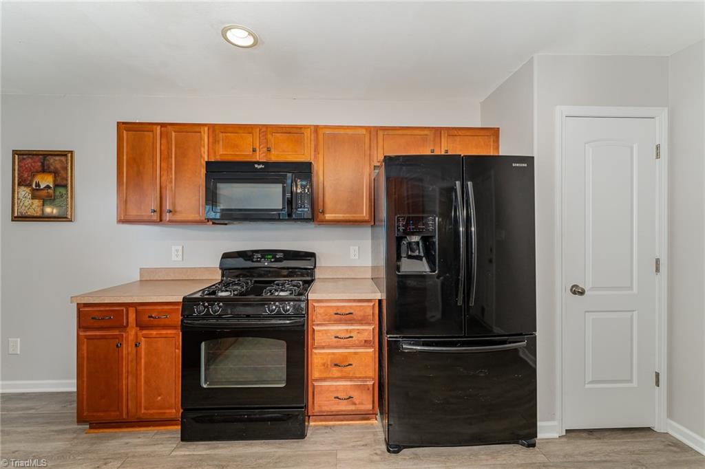 3823 Ranier Court Walkertown, NC 27051 - Photo 12 of 32 Gallery Image 12