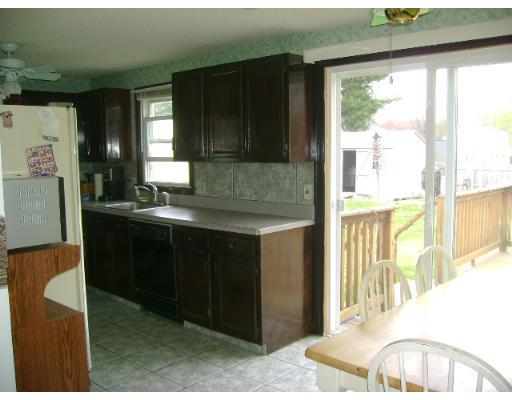 41 Wellfleet Drive Springfield, MA 01119 - Photo 3 of 10 Gallery Image 3