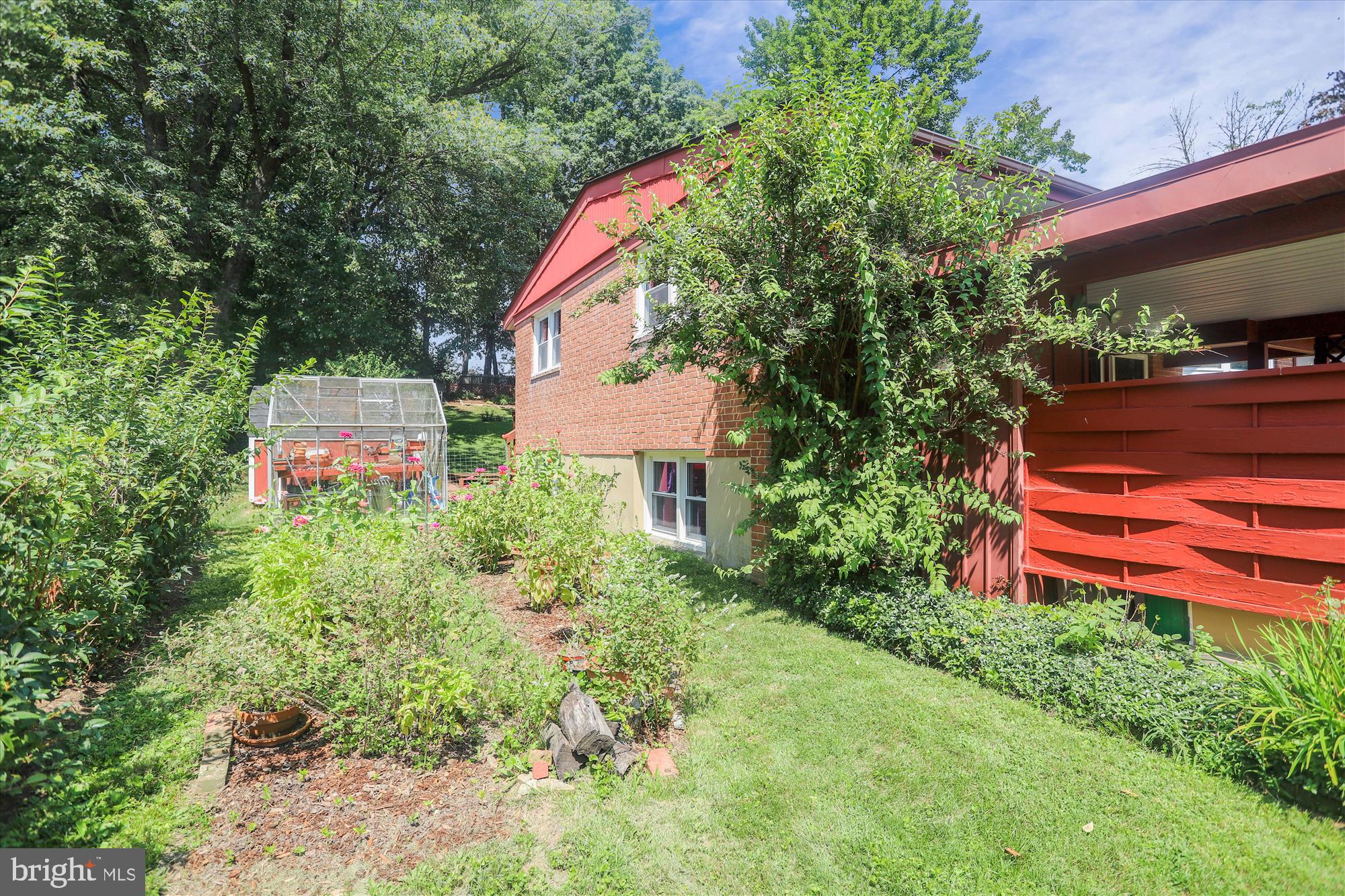 6712 Maxalea Road Baltimore, MD 21239 - Photo 32 of 36 Beautiful Gardens
