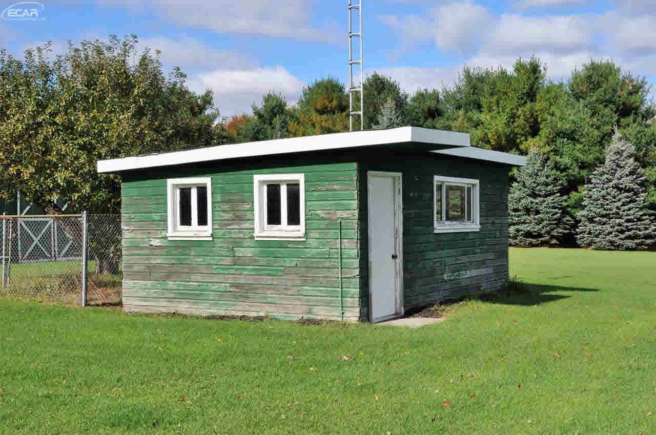 8291 Morrish Road Flushing, MI 48433 - Photo 18 of 32 21230330-17.JPG