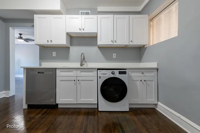 $249,000 | 5148 North Monitor Avenue, Unit 301, Chicago, IL 60630