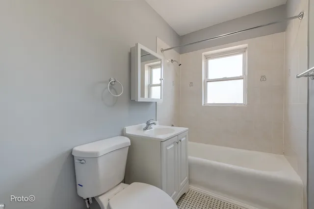 $249,000 | 5148 North Monitor Avenue, Unit 301, Chicago, IL 60630