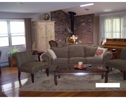 31 Southwick Road North Reading, MA 01864 - Photo 7 of 17 Gallery Image 7