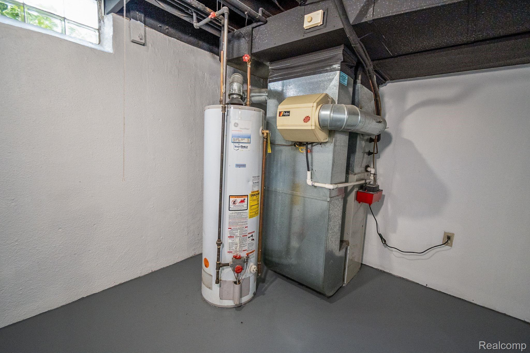 18360 Frazho Road Roseville, MI 48066 - Photo 20 of 29 18360 Frazho HWT and Furnance.jpeg