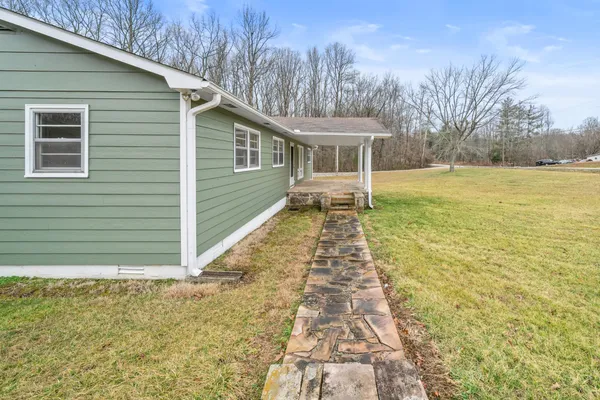 $379,000 | 1544 Midway Road, Sewanee, TN 37375
