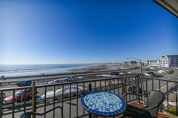 $725,000 | 407 Ocean Boulevard, Unit A5, Hampton, NH 03842