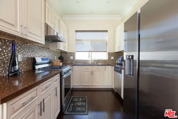 $974,999 | 7617 Lilly Way, North Hollywood, CA 91605