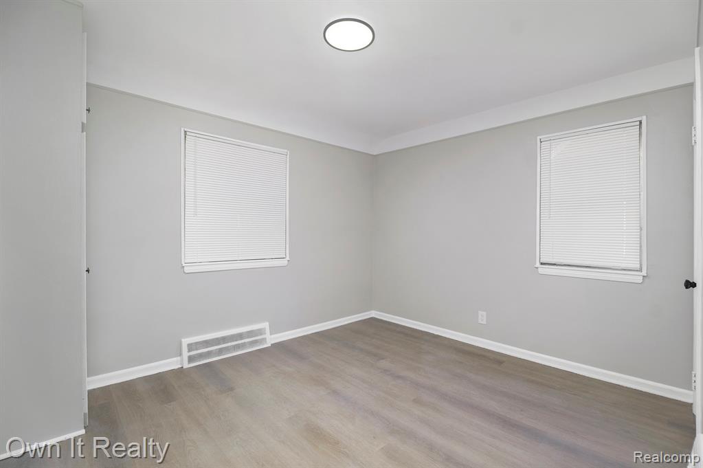 11662 Chatham Redford, MI 48239 - Photo 13 of 26