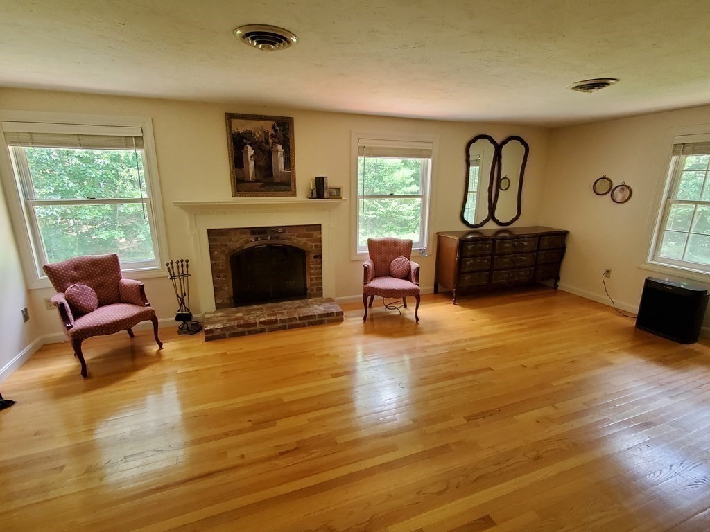 6 Stonehill Road Marlborough, MA 01752 - Photo 18 of 37 Gallery Image 18