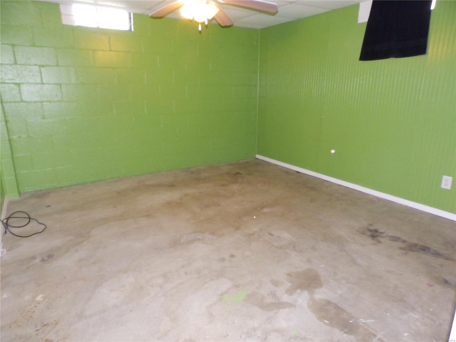 405 South Clarksville Road Pittsfield, IL 62363 - Photo 15 of 24 Gallery Image 15