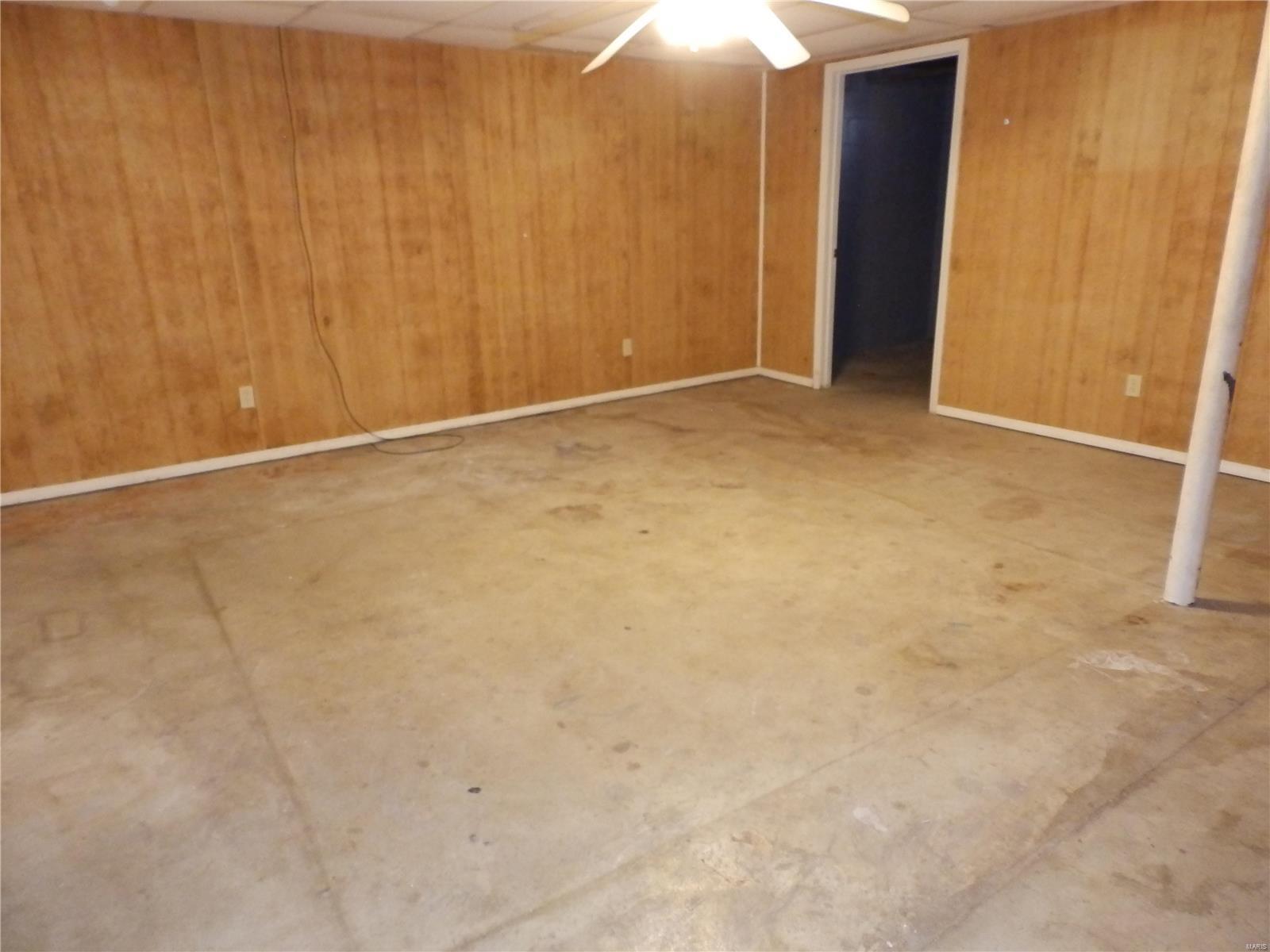 405 South Clarksville Road Pittsfield, IL 62363 - Photo 16 of 24 Gallery Image 16