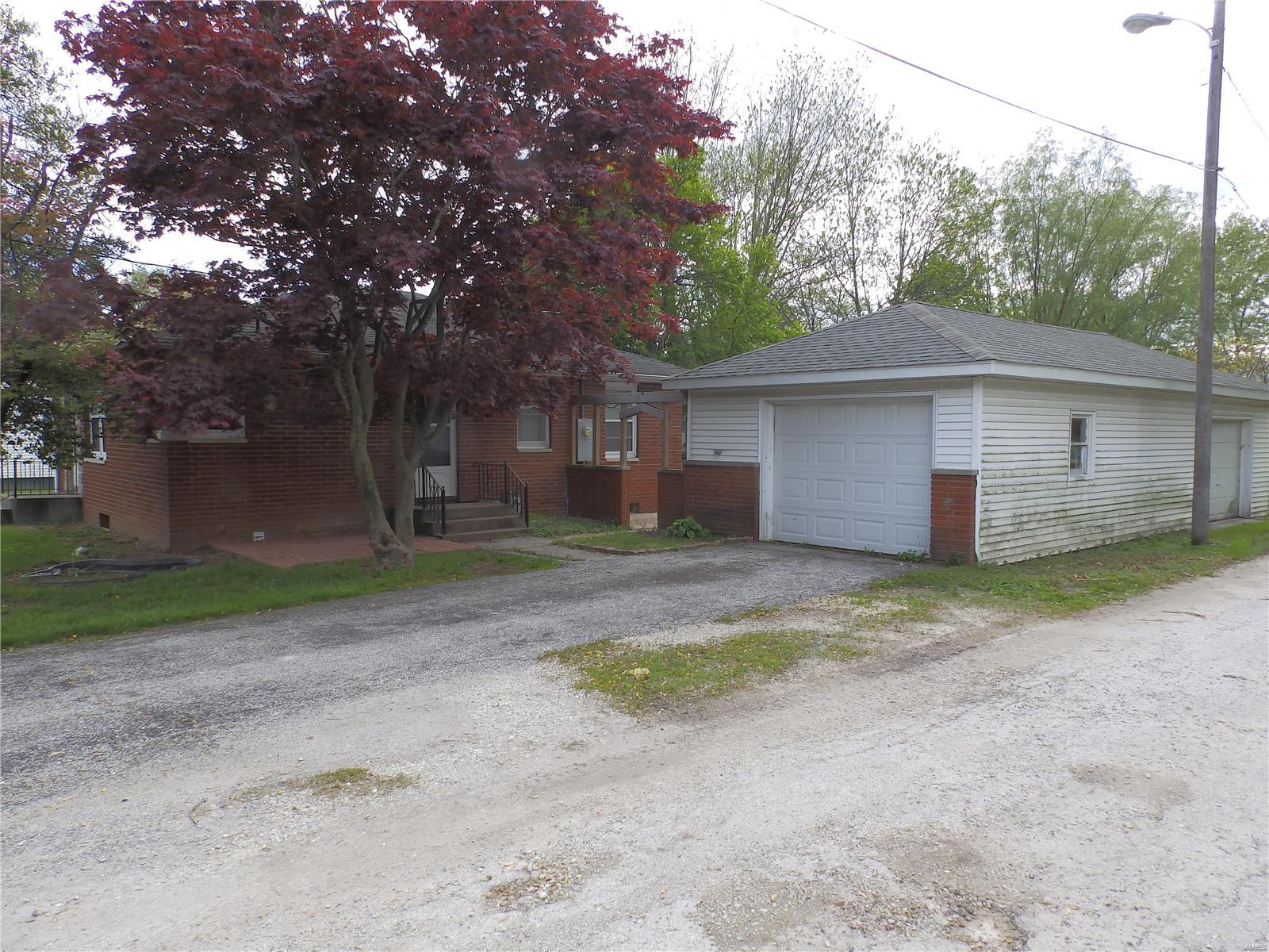 405 South Clarksville Road Pittsfield, IL 62363 - Photo 21 of 24 Gallery Image 21