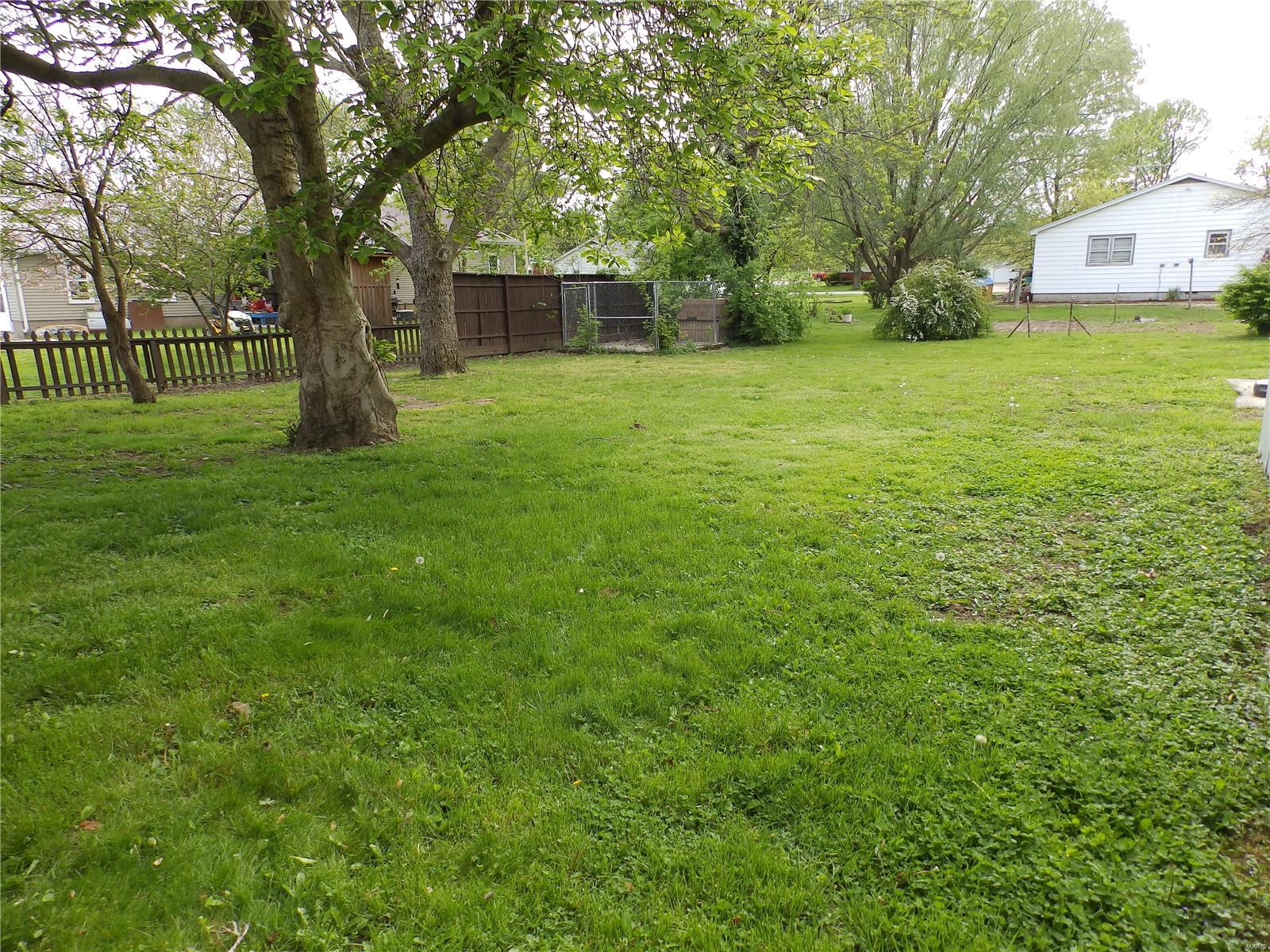 405 South Clarksville Road Pittsfield, IL 62363 - Photo 24 of 24 Gallery Image 24