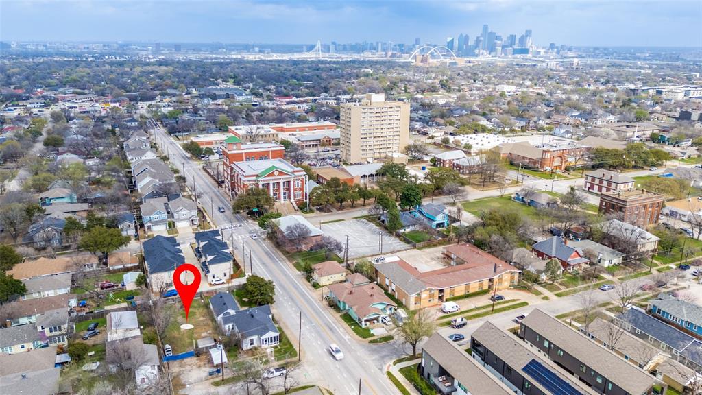 1007 Sunset Avenue Dallas, TX 75208 - Photo 1 of 1 Aerial overview of property's location featuring city skyline