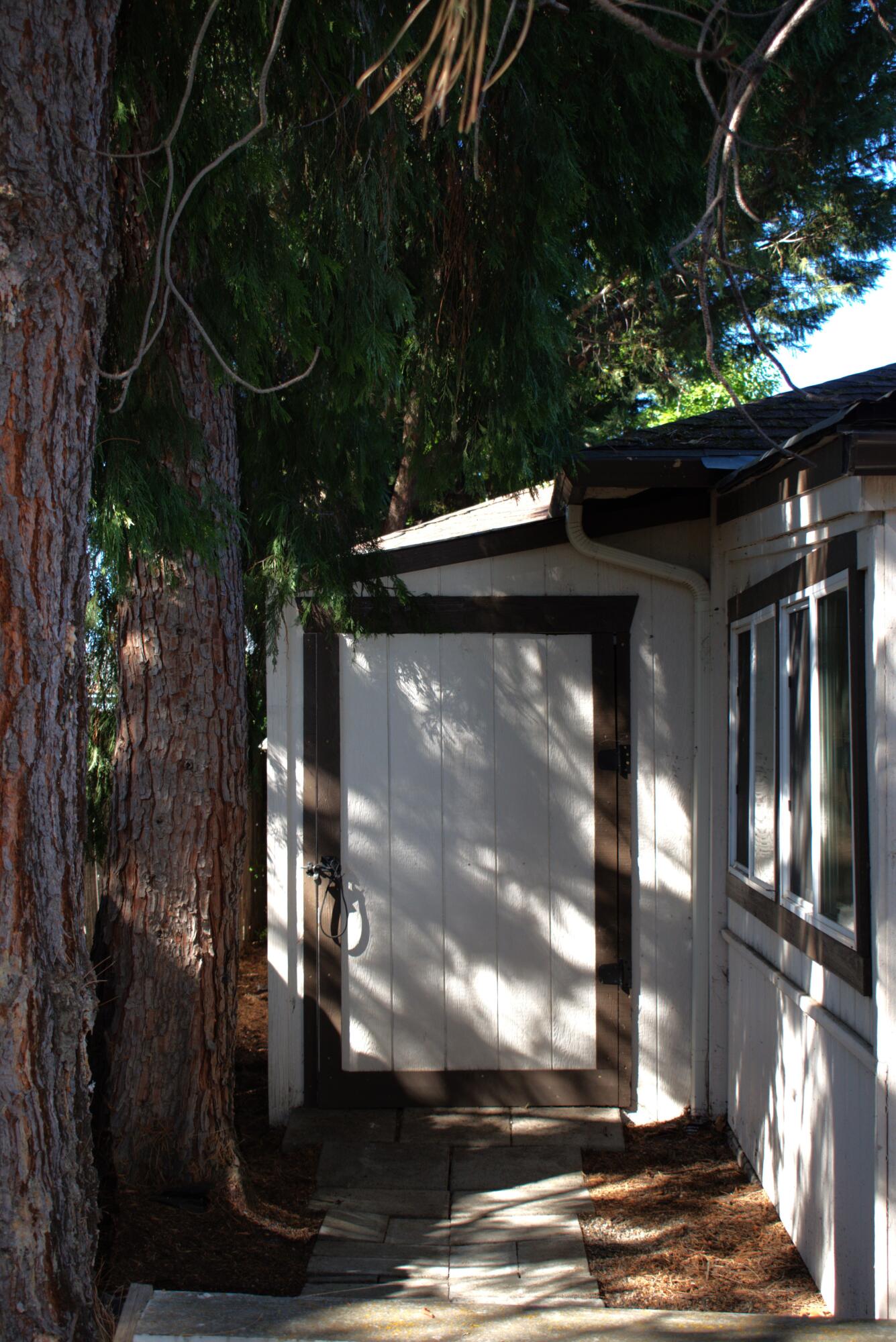 3234 Springbrook Road Medford, OR 97504 - Photo 28 of 31 ATTACHED SHED
