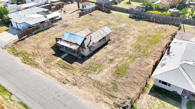 view of a house with a yard