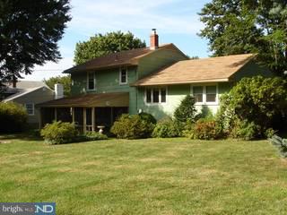 143 Harding Road Southampton, PA 18966 - Photo 2 of 6 Gallery Image 2