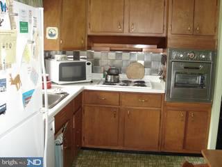 143 Harding Road Southampton, PA 18966 - Photo 4 of 6 Gallery Image 4