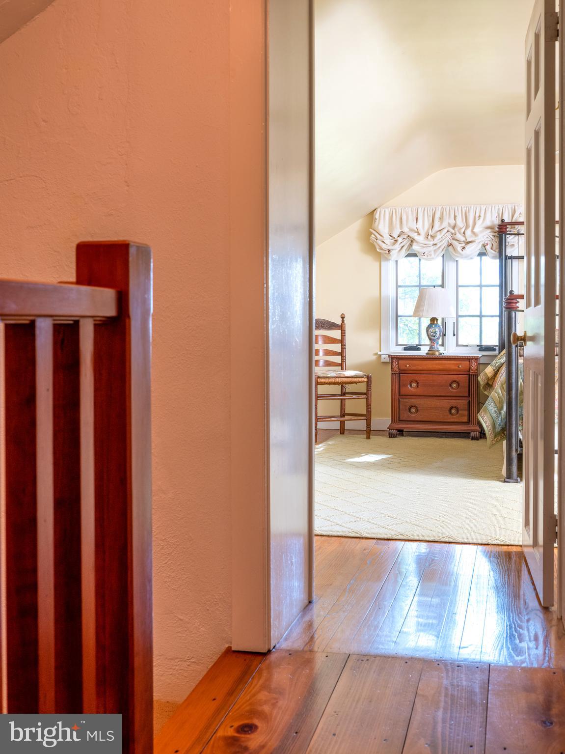 6524 Upper York Road New Hope, PA 18938 - Photo 21 of 40 2nd Floor Hall
