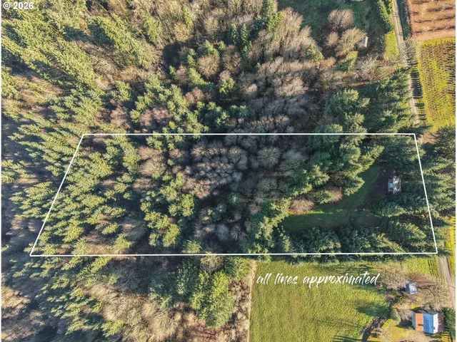 a view of a lake with houses
