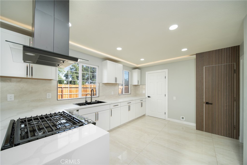204 West 25th Street Merced, CA 95340 - Photo 9 of 22 kitchen
