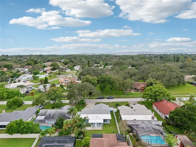 $2,400 | 1004 Peninsula Avenue, Tarpon Springs, FL 34689