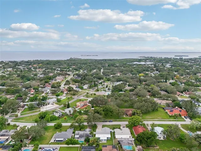 $2,400 | 1004 Peninsula Avenue, Tarpon Springs, FL 34689