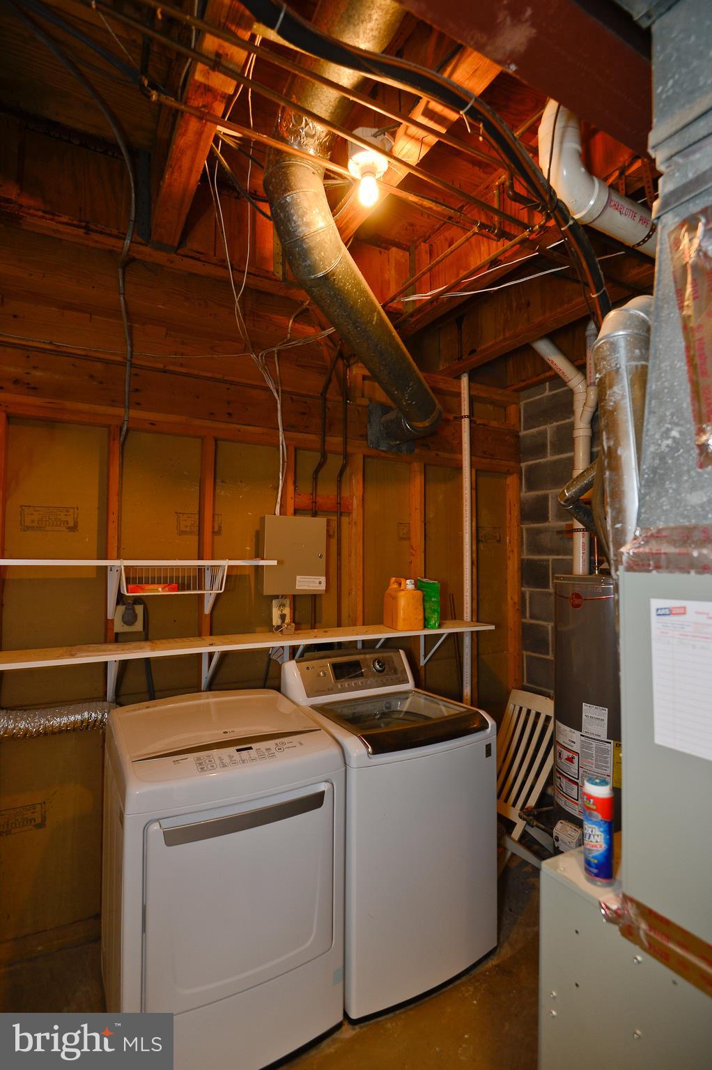3807 Inverness Road Fairfax, VA 22033 - Photo 9 of 45 laundry room