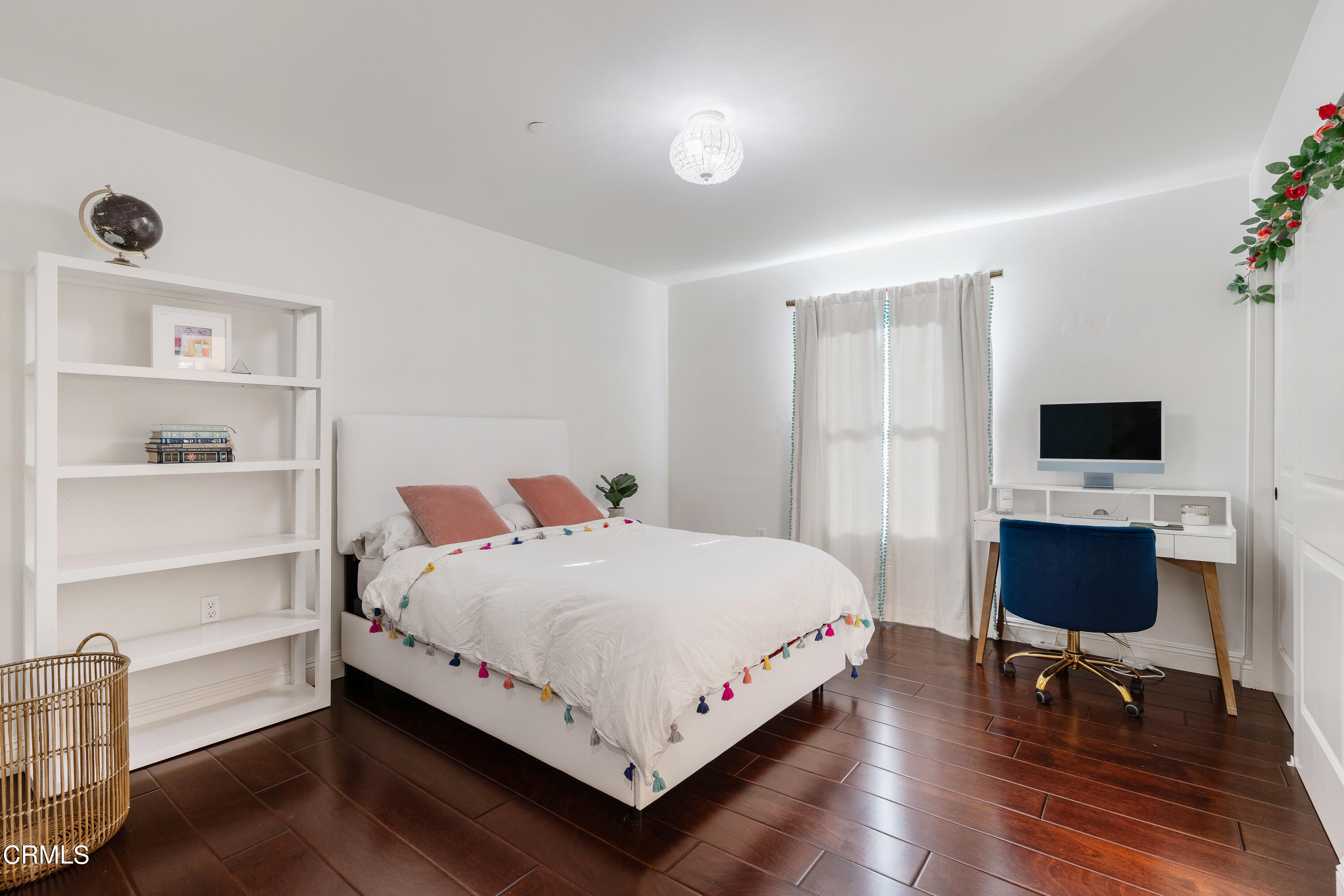 3760 Hampton Road Pasadena, CA 91107 - Photo 14 of 22 a bed room with a bed and a television