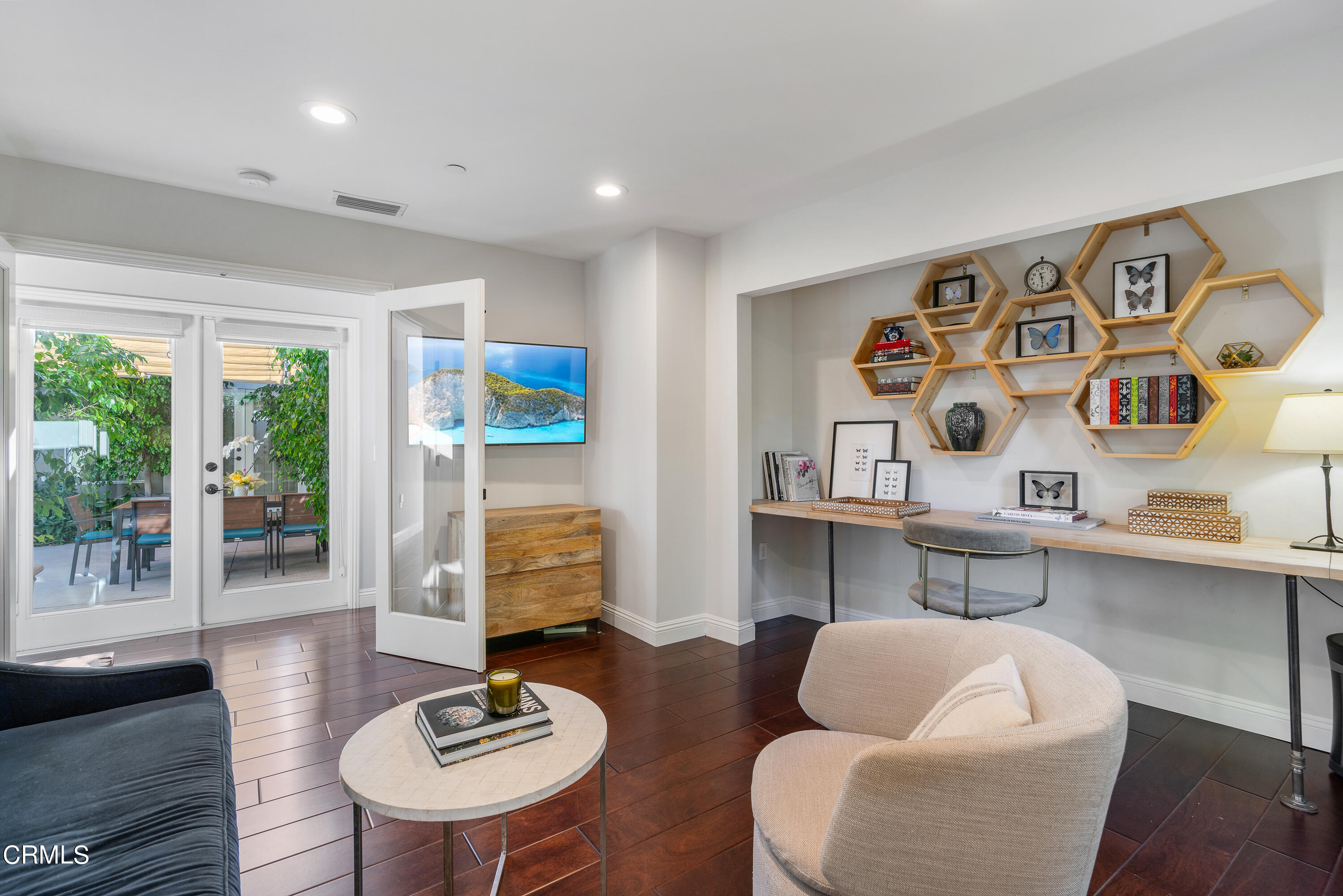 3760 Hampton Road Pasadena, CA 91107 - Photo 15 of 22 a living room with furniture and a large window