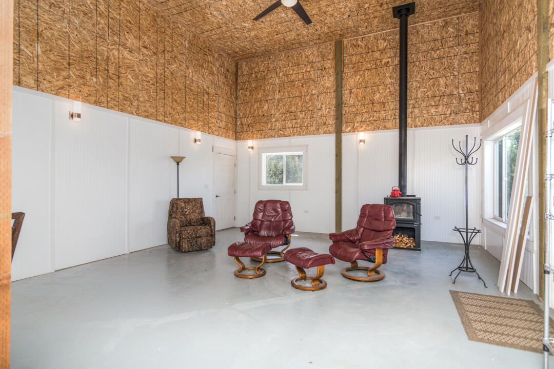 4786 Southeast Moki Road Prineville, OR 97754 - Photo 27 of 65 Studio/man cave