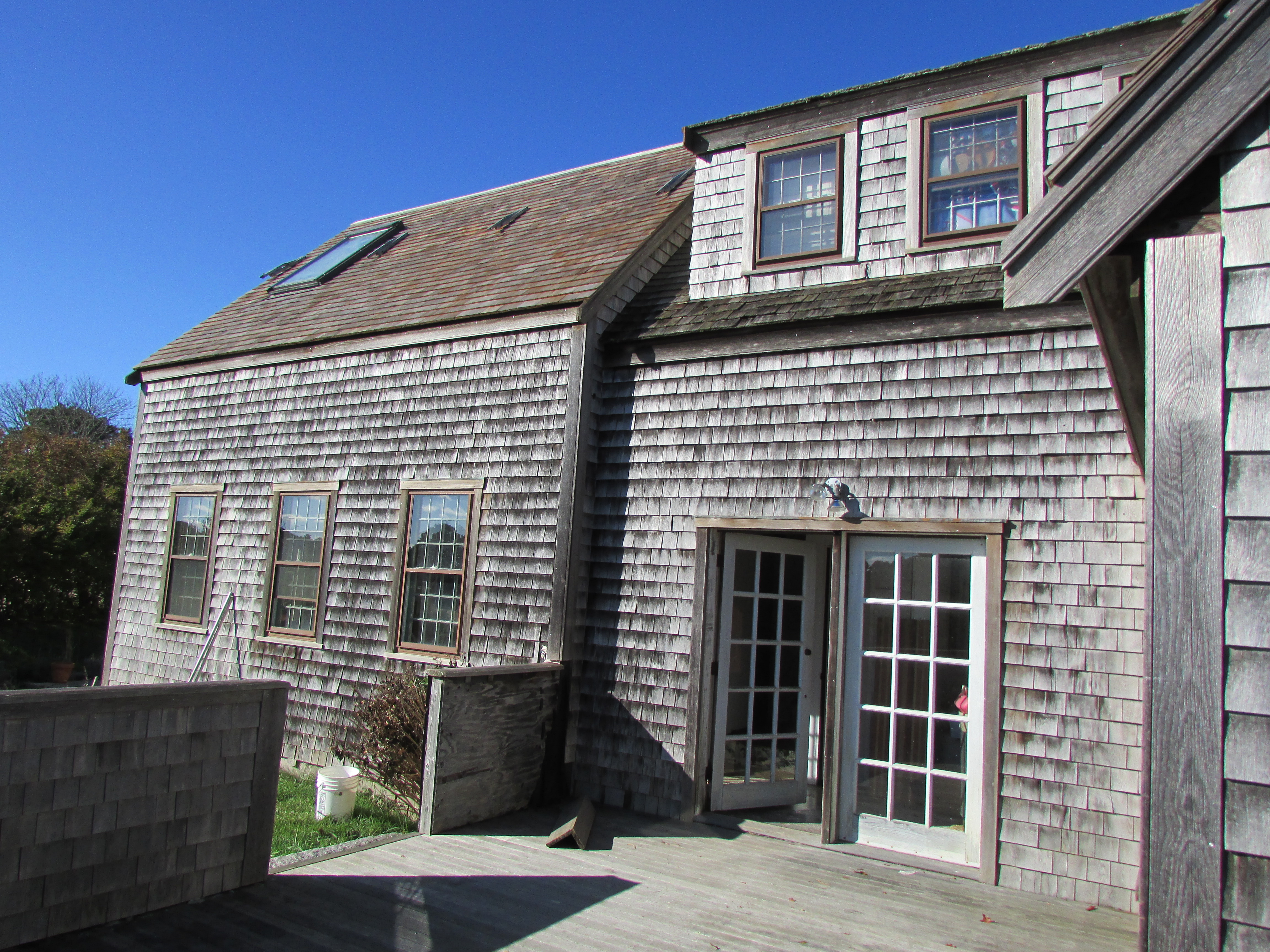 18 South Shore Road Nantucket, MA 02554 - Photo 1 of 2 a front view of a house