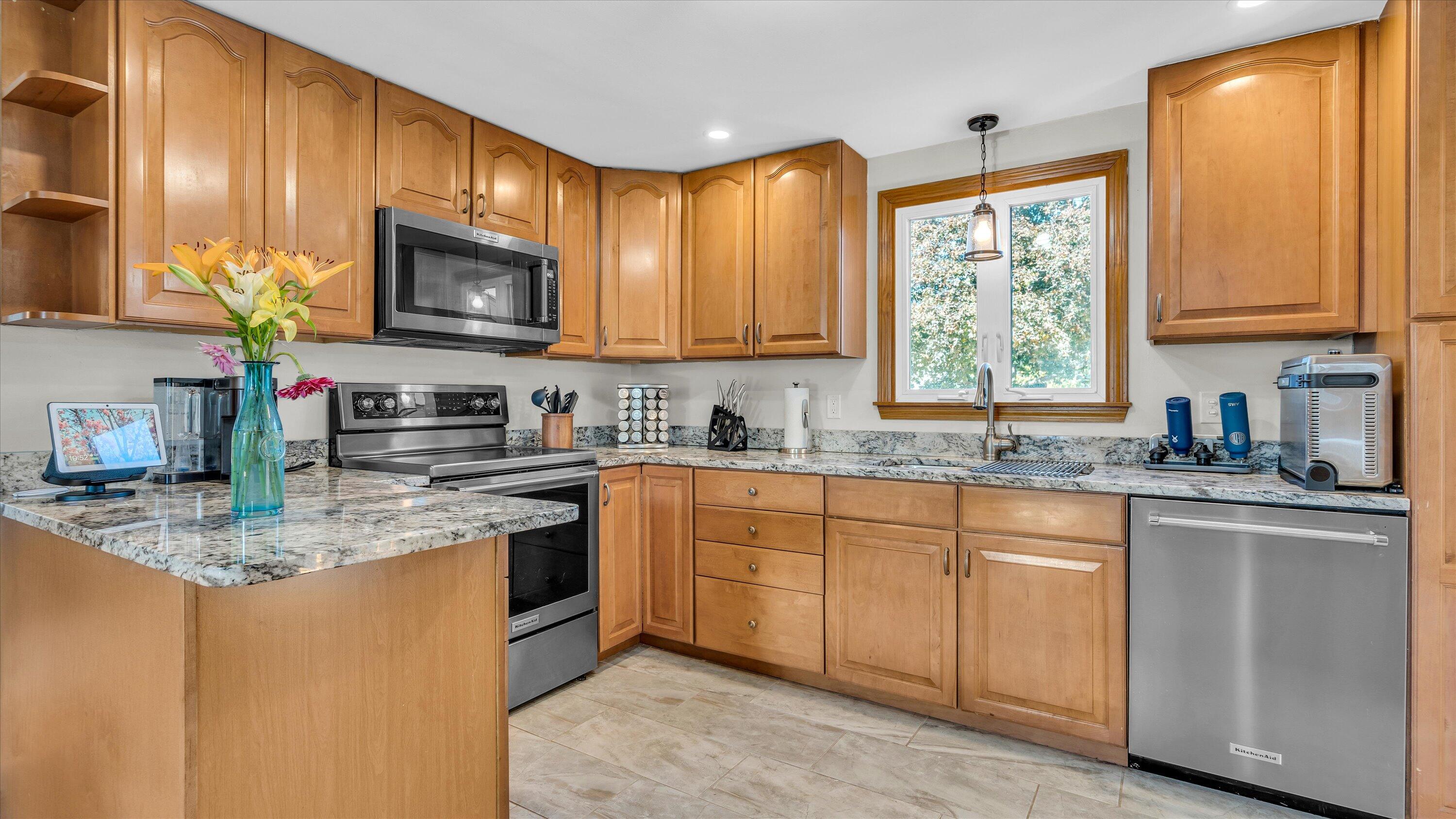 63 Constitution Drive Westbrook, ME 04092 - Photo 7 of 53 20-DSC06071