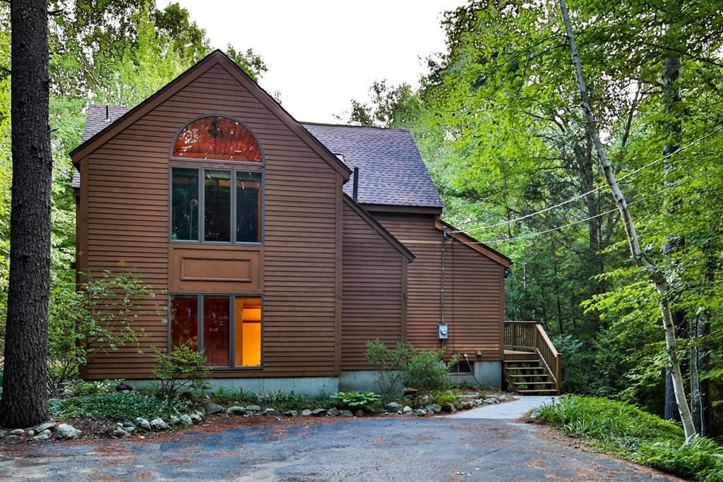 344 Upper North Row Road Sterling, MA 01564 - Photo 1 of 30 Gallery Image 1