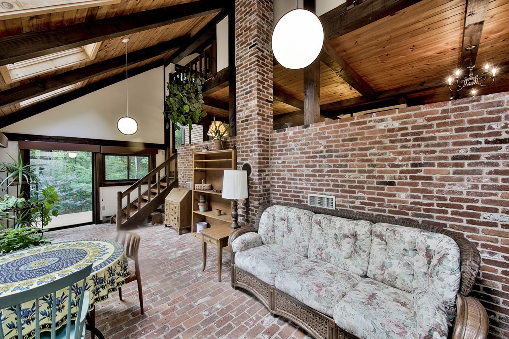 344 Upper North Row Road Sterling, MA 01564 - Photo 8 of 30 Gallery Image 8