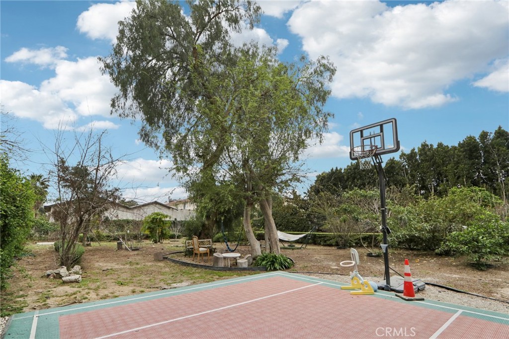 18320 Ingomar Street Reseda, CA 91335 - Photo 41 of 75 Sports court