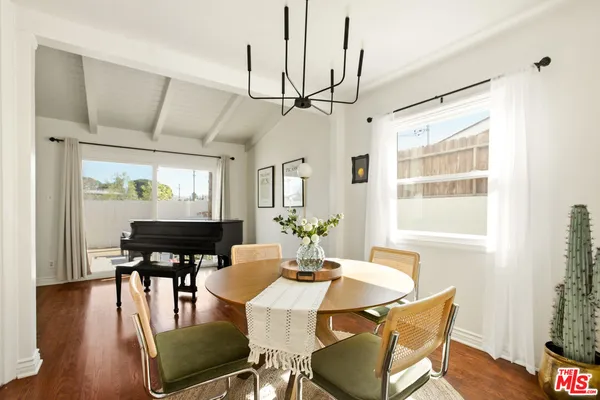 $899,000 | 6818 Varna Avenue, Van Nuys, CA 91405