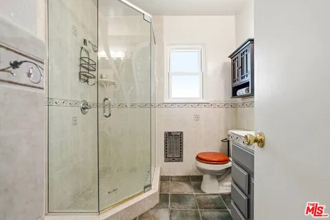 $899,000 | 6818 Varna Avenue, Van Nuys, CA 91405