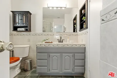 $899,000 | 6818 Varna Avenue, Van Nuys, CA 91405